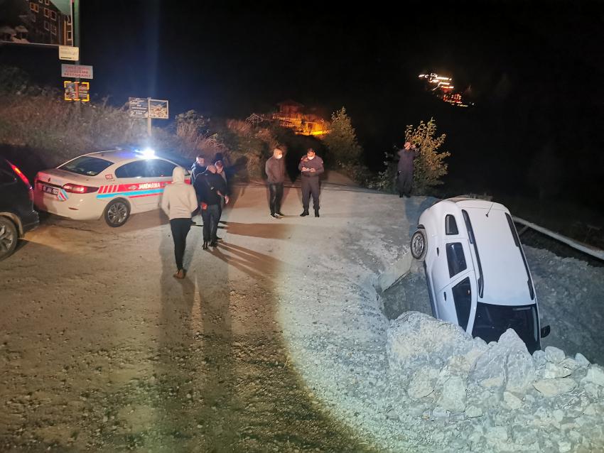 Arap Turistler Koşon Deresine Düştü